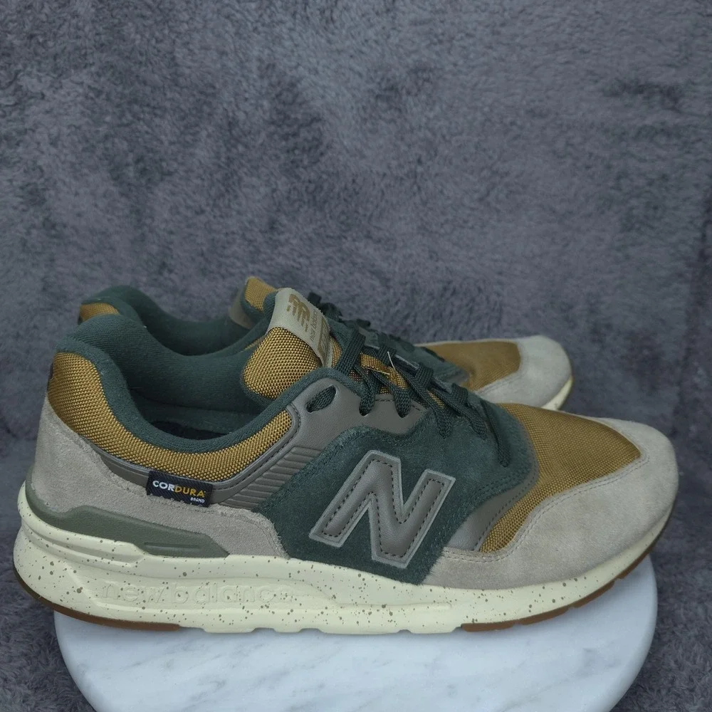 New Balance 997H Shoes Mens Size 11 Green Suede Low Top Sneakers CM997HTW